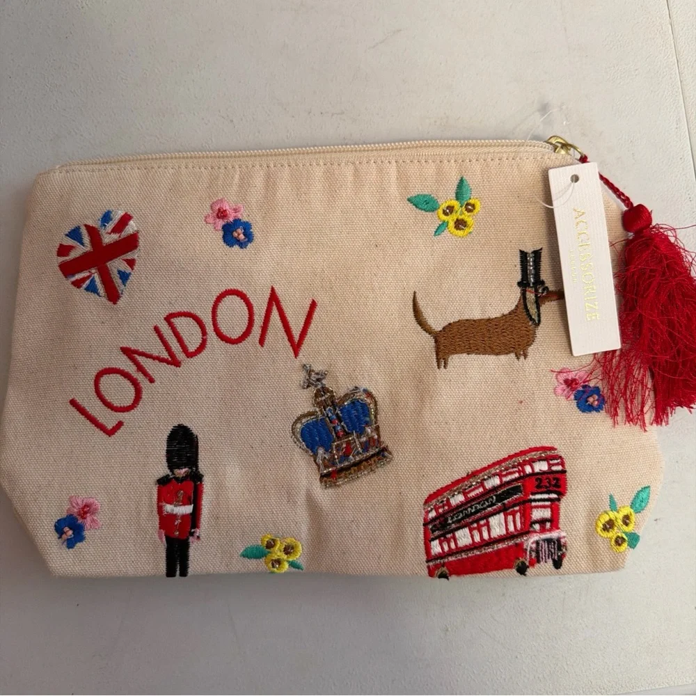 Embroidered London Theme Clutch - Cream